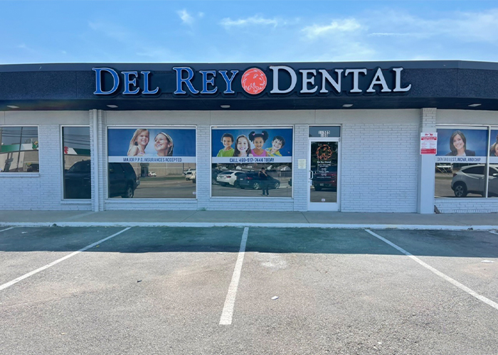 Outside view of Del Rey Dental office in Dallas Texas
